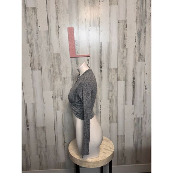 Forever 21 Gray Ribbed Twist Front Long Sleeve Crop Top Women’s Size Large - Picture 5 of 5